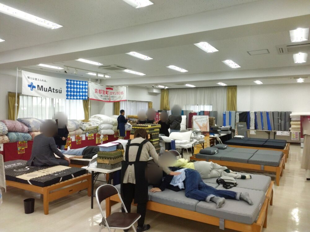 販売会場の全景