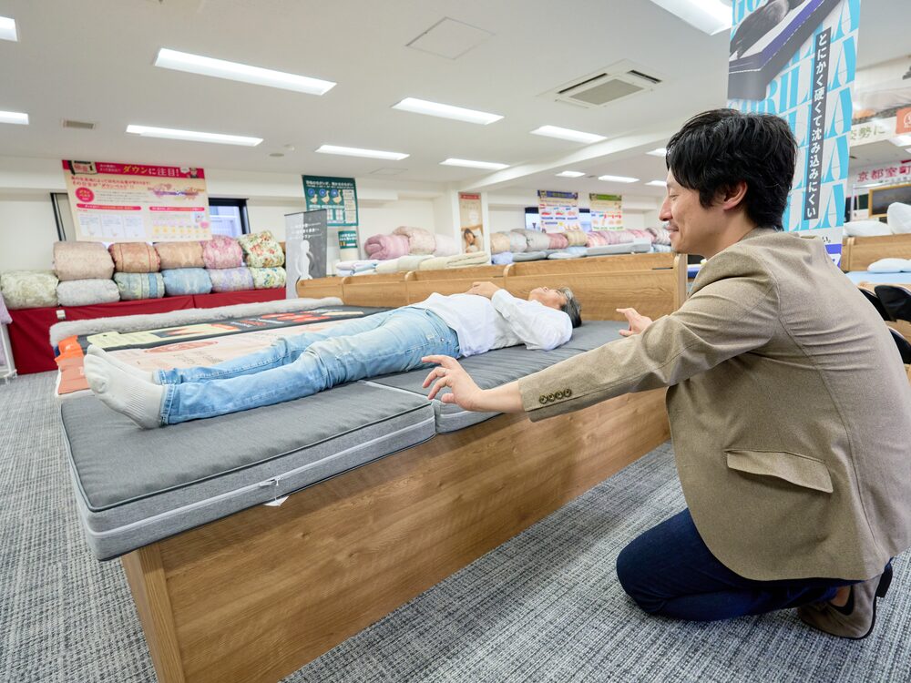 寝姿勢を確認しているところ